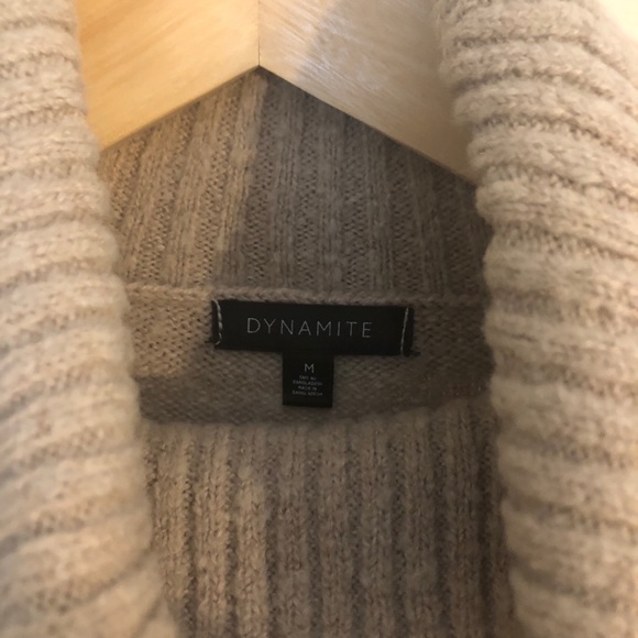 Dynamite Turtleneck - Picture 4 of 5